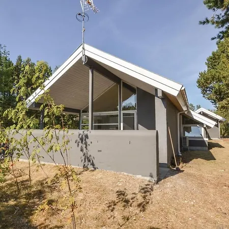 Three Bedroom Holiday In Ebeltoft