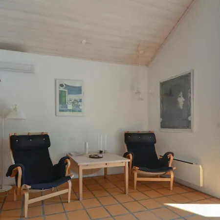 Three Bedroom Holiday In *