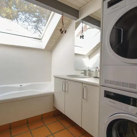 Three Bedroom Holiday In Hébergement de vacances *