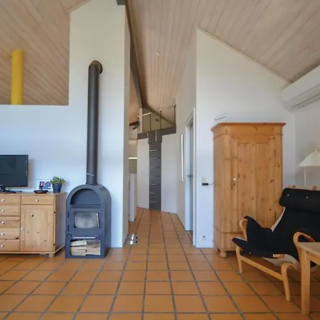 Three Bedroom Holiday In Hébergement de vacances Ebeltoft
