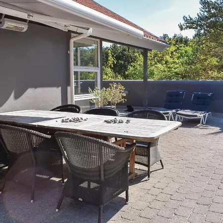Hébergement de vacances Three Bedroom Holiday In *