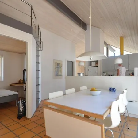 Three Bedroom Holiday In Ebeltoft