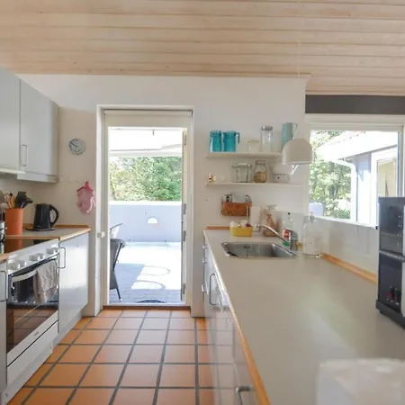 Three Bedroom Holiday In *